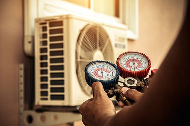 Professional Ac Installation technician working in Hathorne, MA